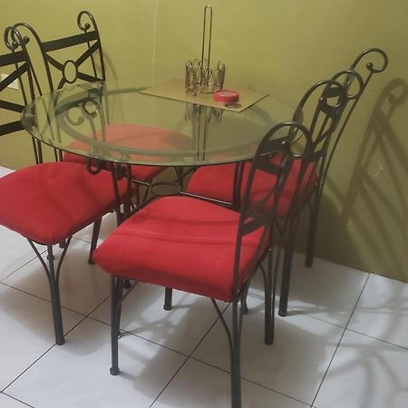 Appartement Pearl Of The City à Kingston Extérieur photo
